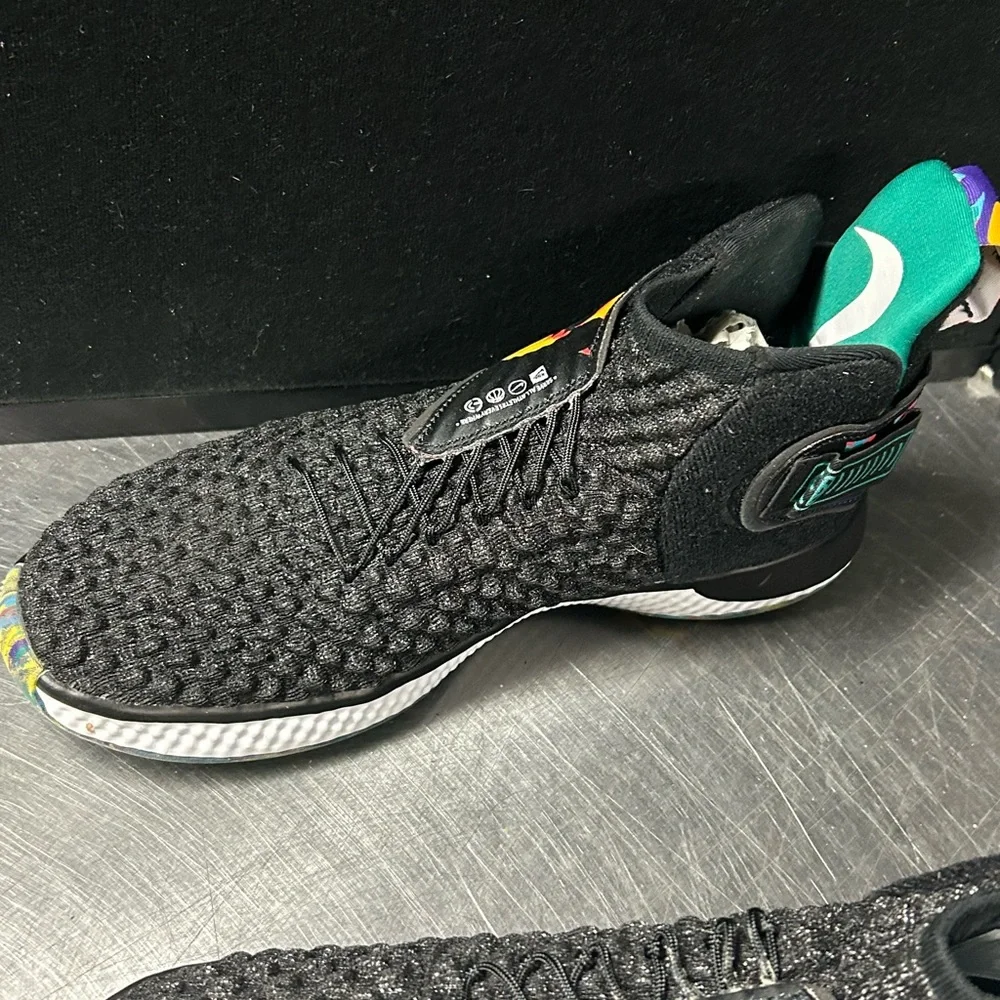 Nike Air Zoom UNVRS Size 8.5 Men - Picture 8 of 15